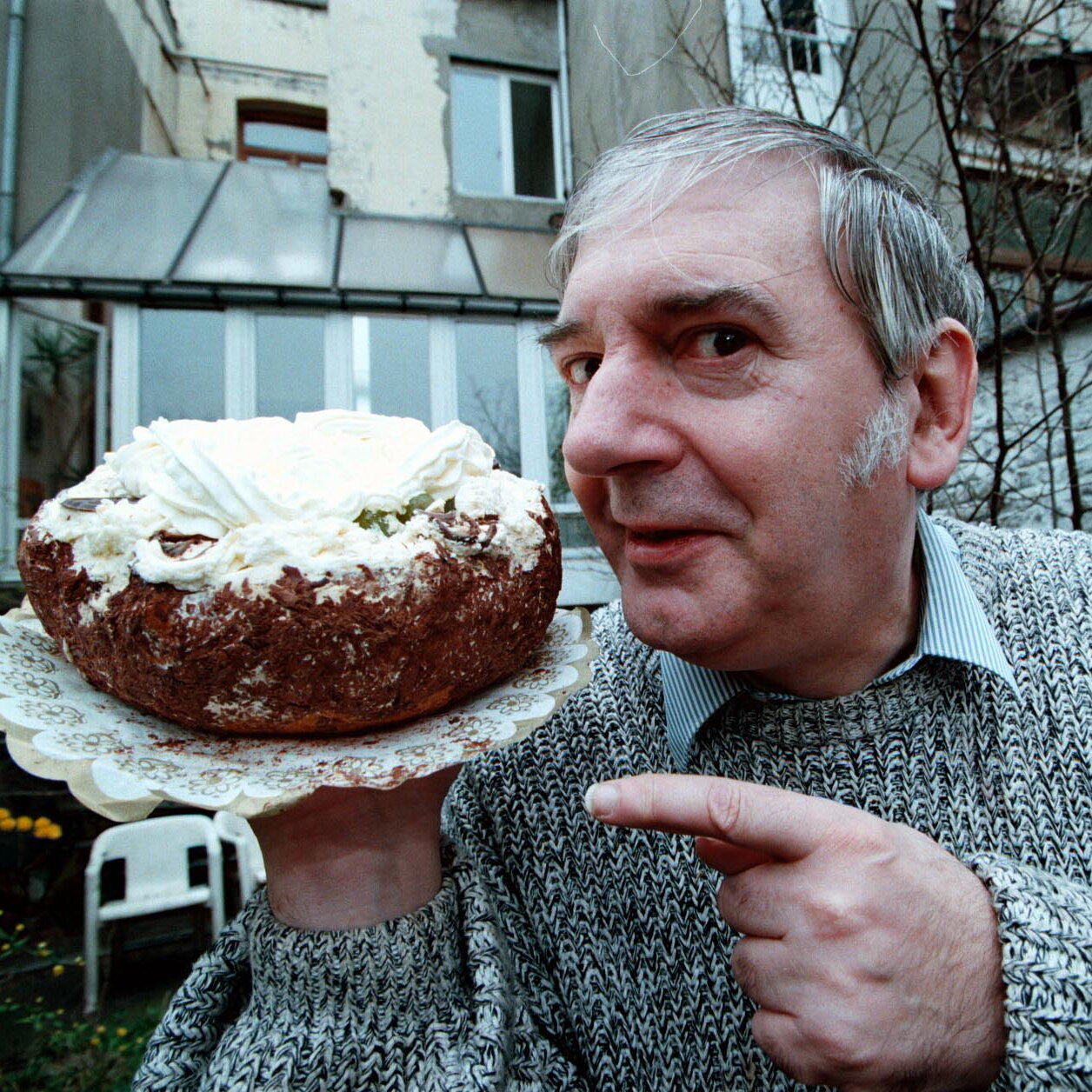Noël Godin, Belgian Prankster Known for Pieing the Powerful, Dies at 80