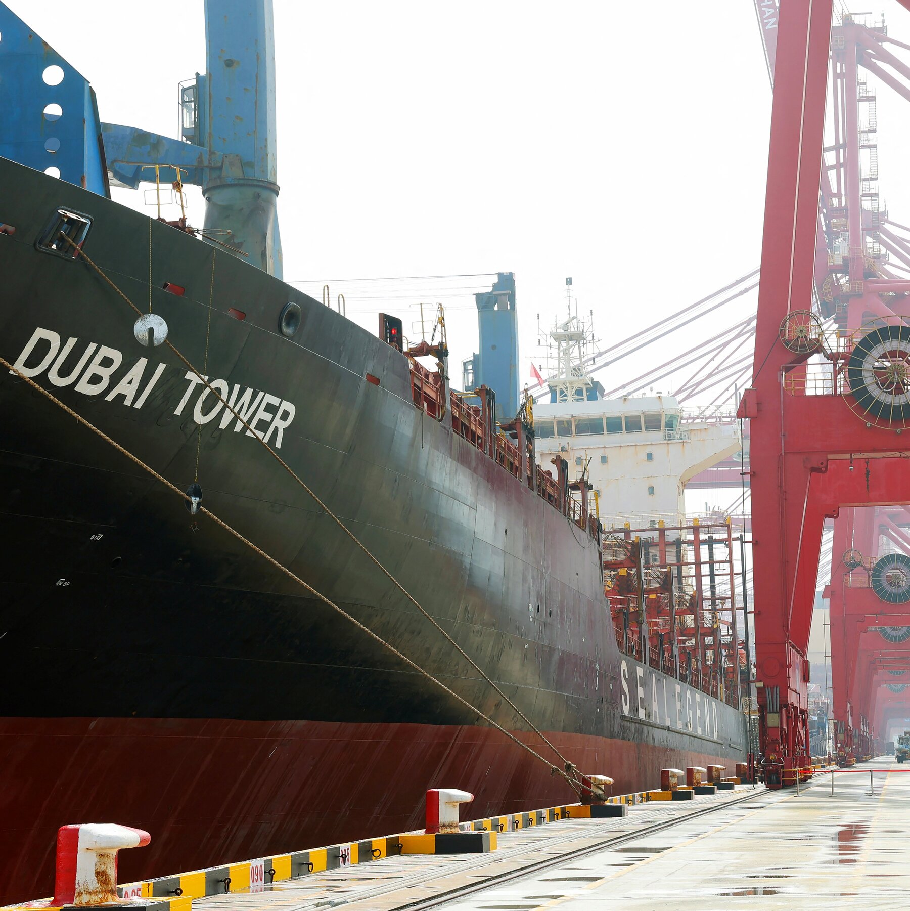 Chinese Ship Initiates First Regular Arctic Trade Service Amid Melting Ice